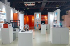 展现从底层手艺建基、全链条办事赋能到财产落